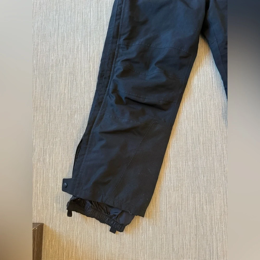 Mountain Hardwear Black Gore-Tex Snow/Ski Pants - Picture 4 of 10